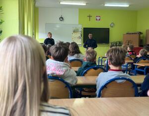 Spotkanie z funkcjonariuszami ws. kierowania hulajnogami elektrycznymi