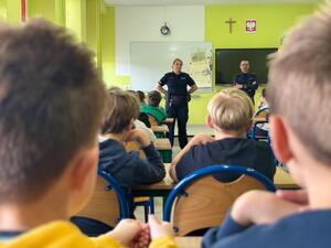 Spotkanie z funkcjonariuszami ws. kierowania hulajnogami elektrycznymi